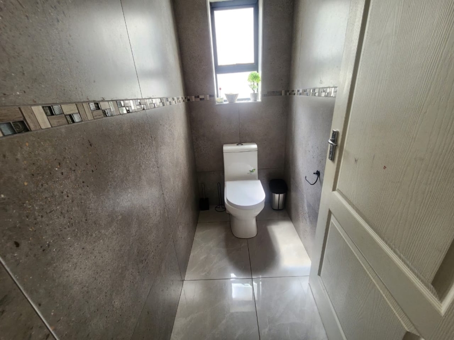 3 Bedroom Property for Sale in Rustenburg Central North West